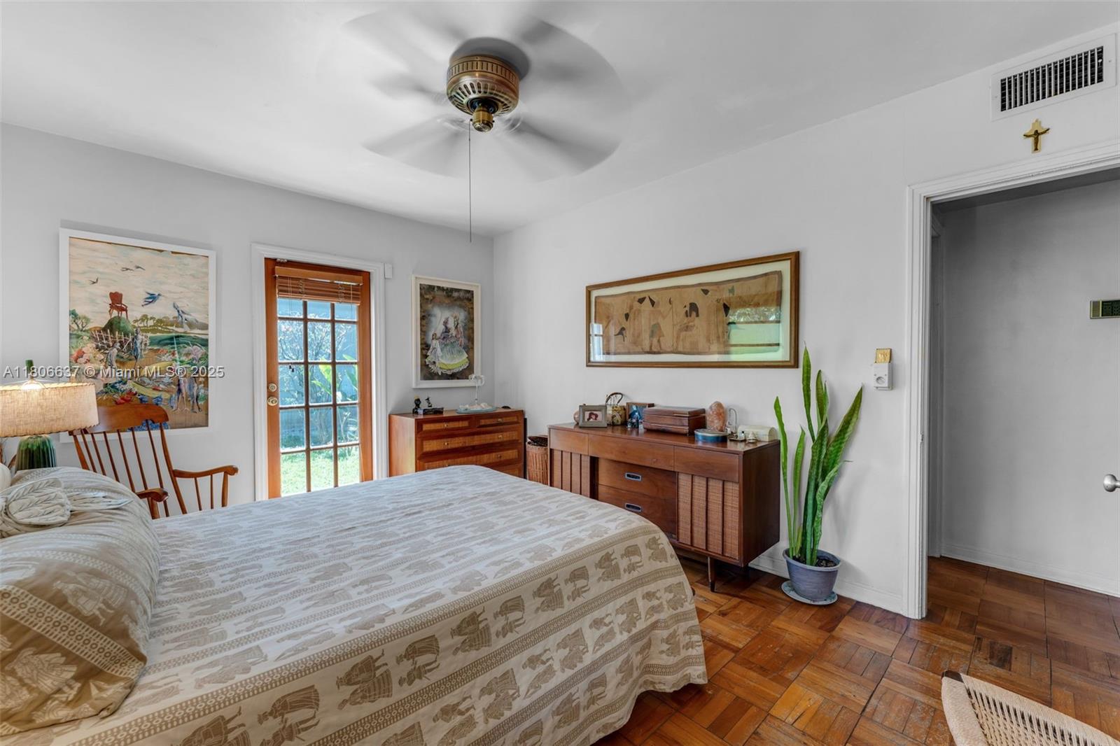 1895 SW 25th St Miami, FL 33133