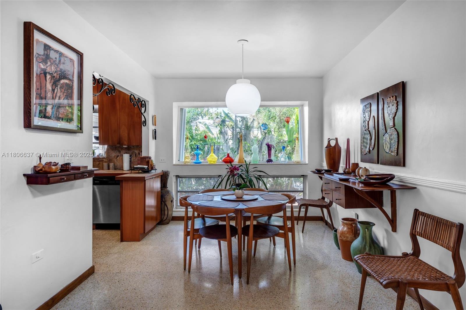 1895 SW 25th St Miami, FL 33133