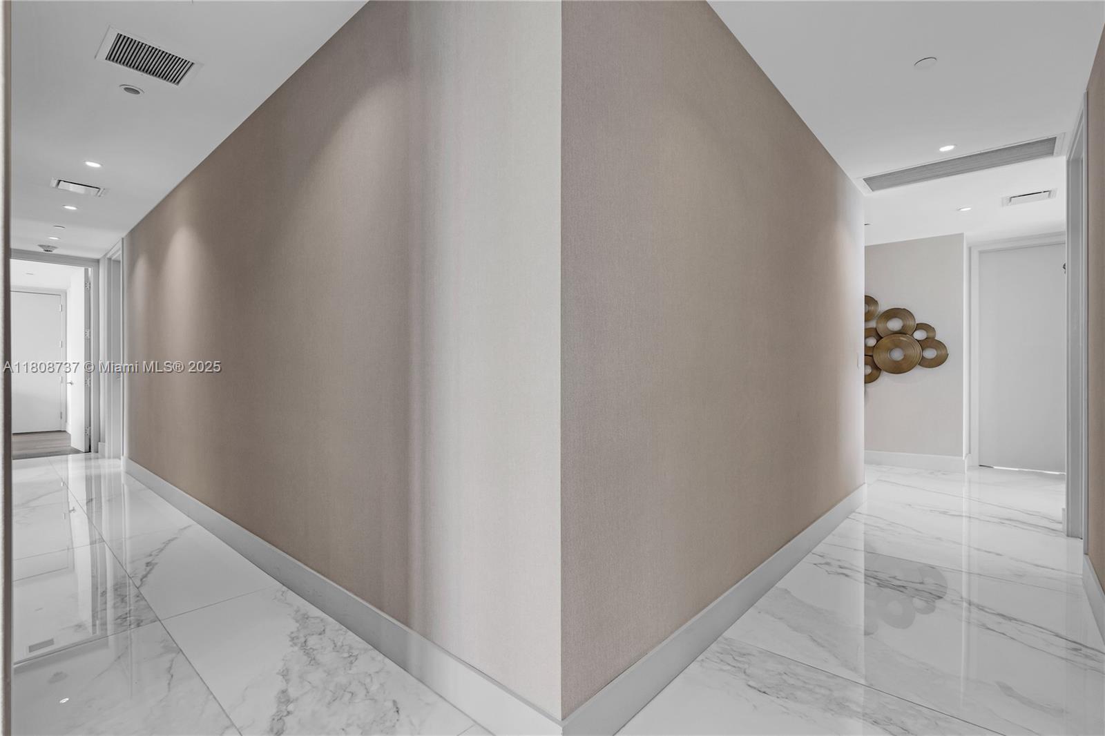 image Ritz Carlton Residence34