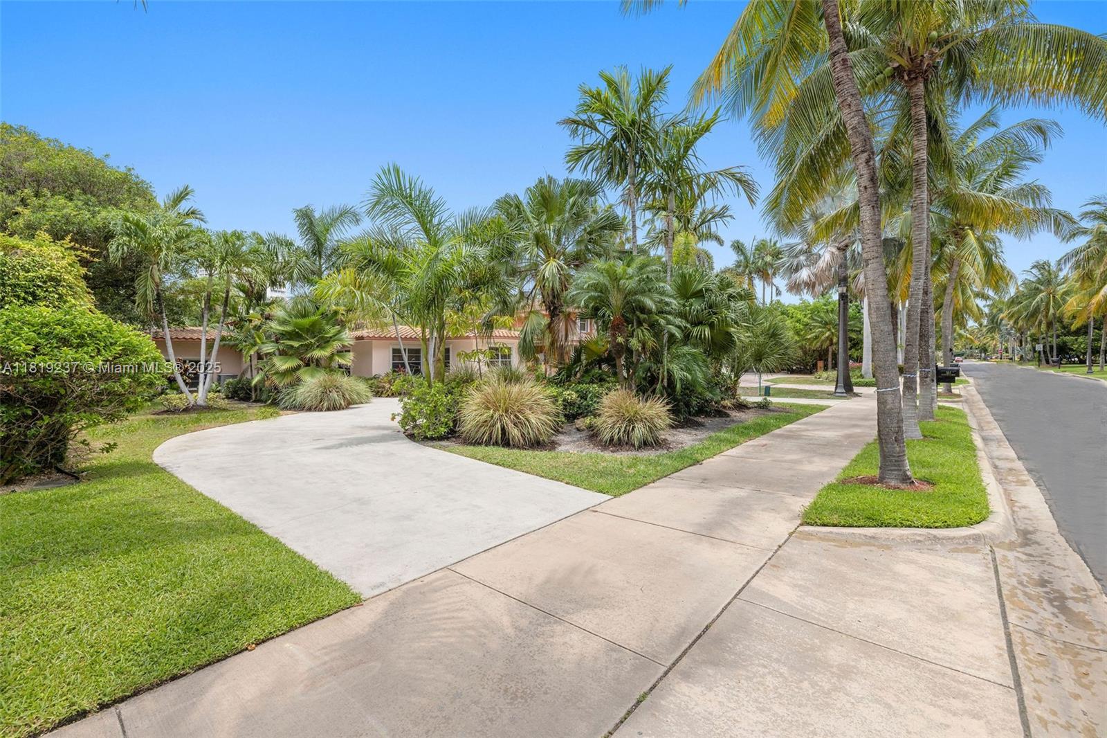 564 Golden Bch Dr,Golden Beach, FL 33160