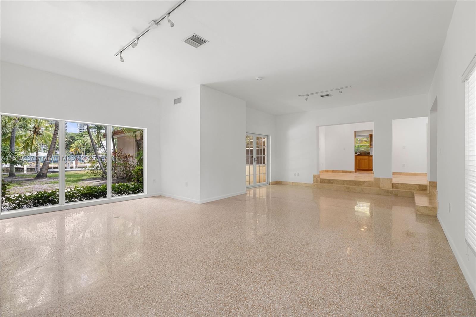 564 Golden Bch Dr Golden Beach, FL 33160