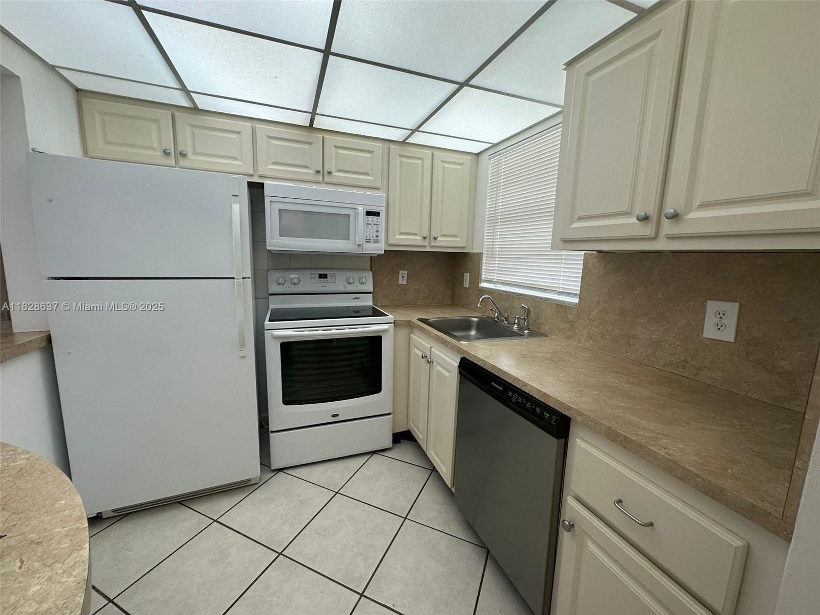 1638 Embassy Dr #307