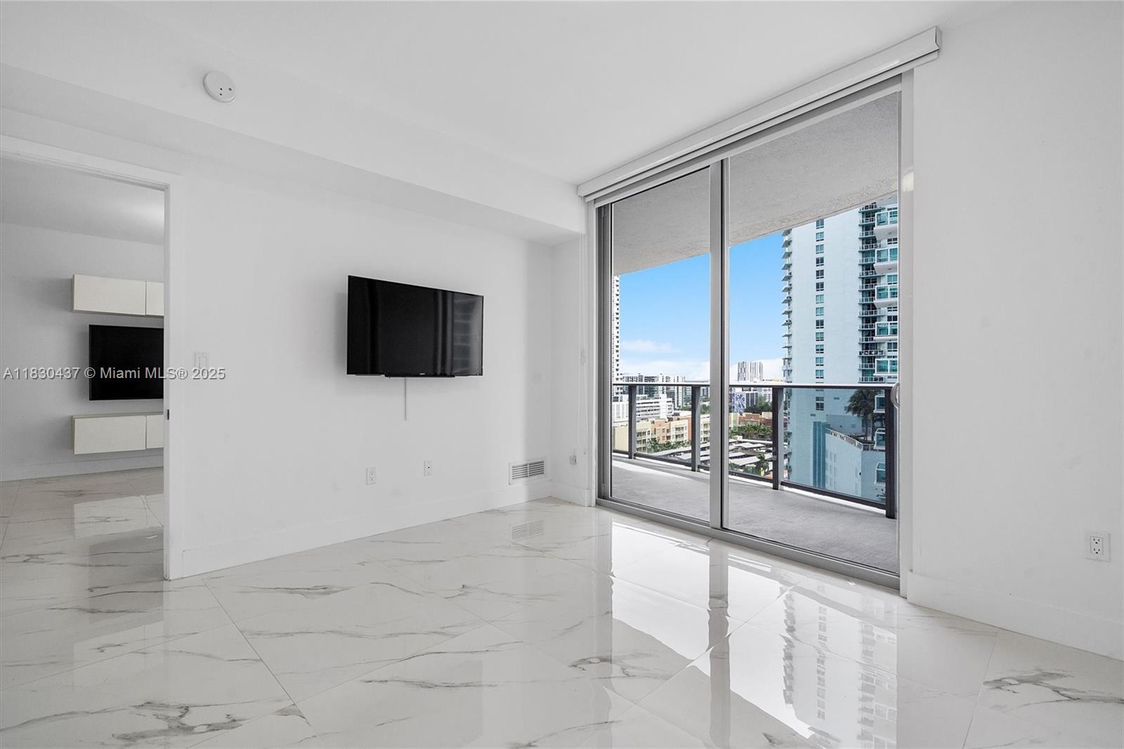 image Aria On The Bay Condo11