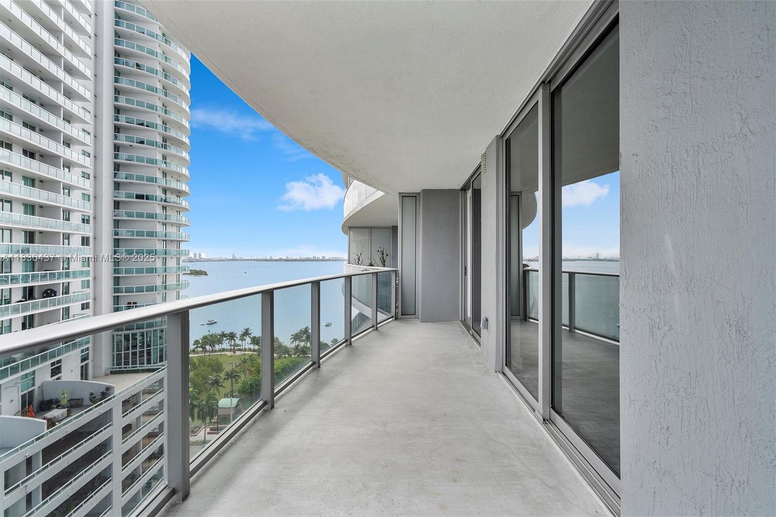 image Aria On The Bay Condo13