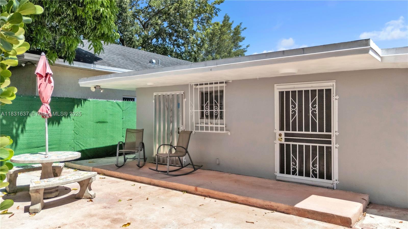 555 SW 67th Ave