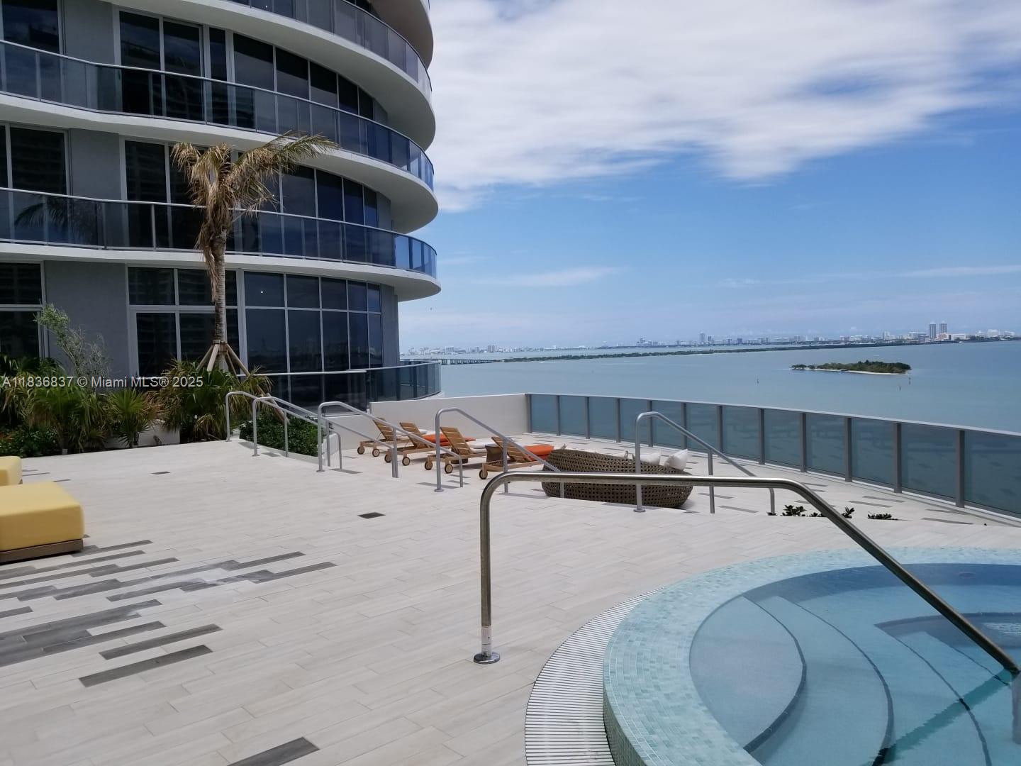 image Aria On The Bay26