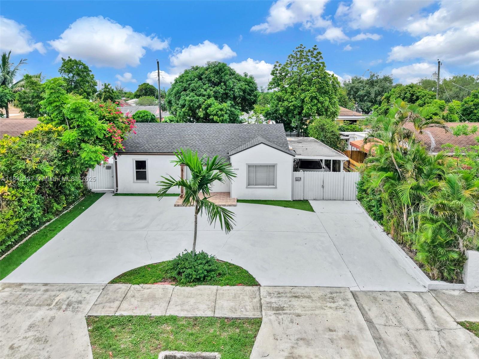 840 NE 4th Pl