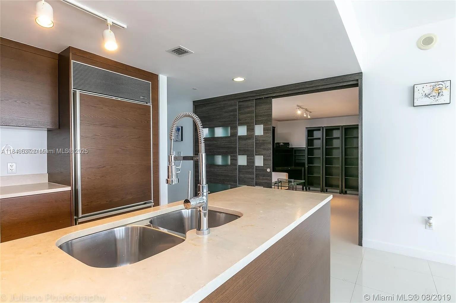 image Icon Brickell6