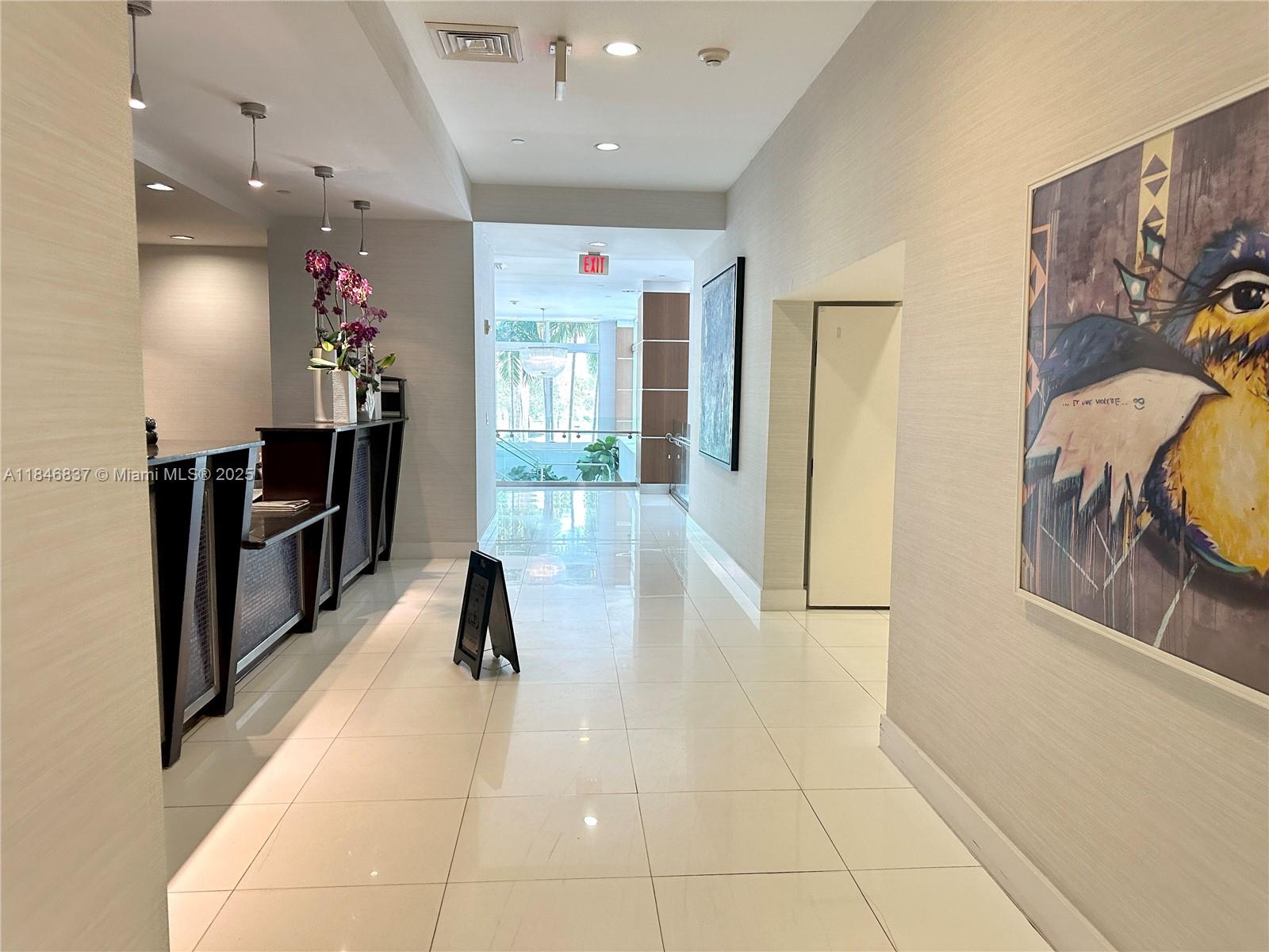 1800 N Bayshore Dr #4102