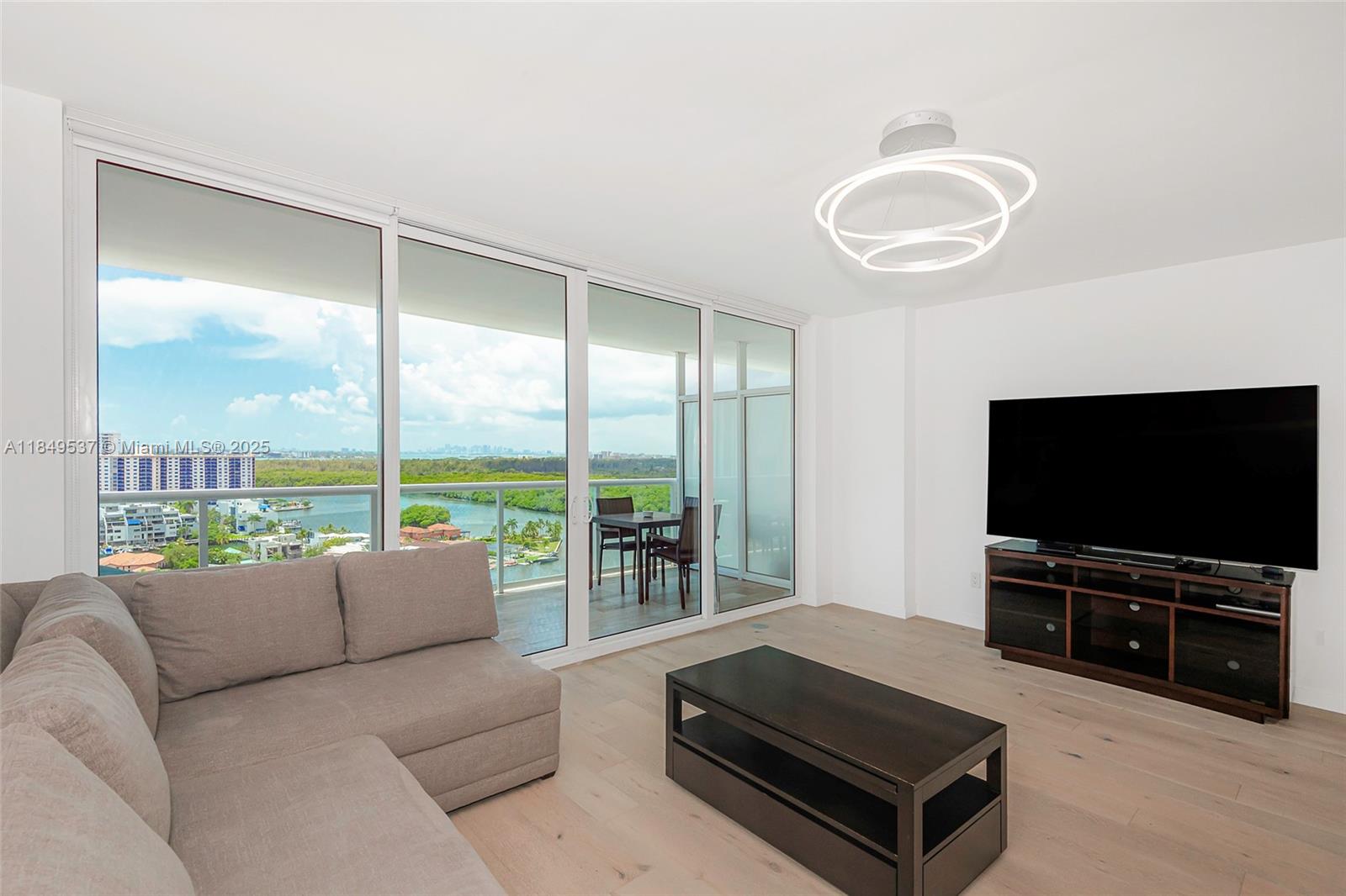 image 400 Sunny Isles Condo10