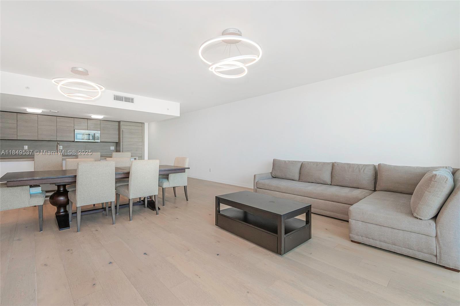 image 400 Sunny Isles Condo11