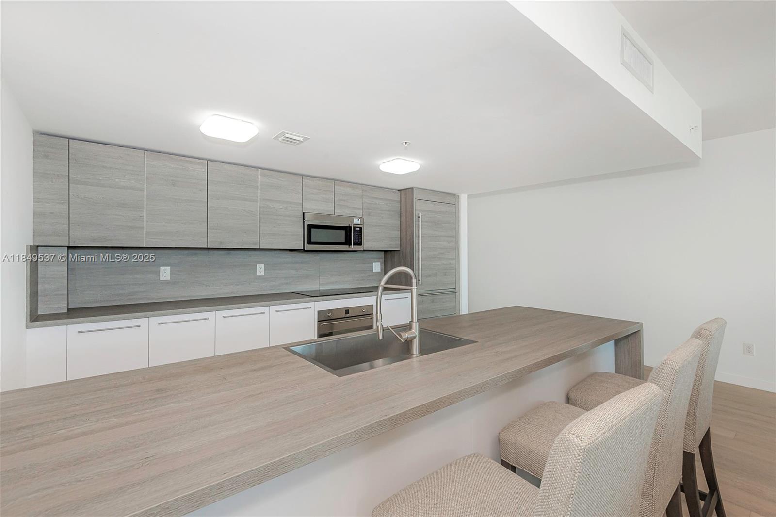 image 400 Sunny Isles Condo14