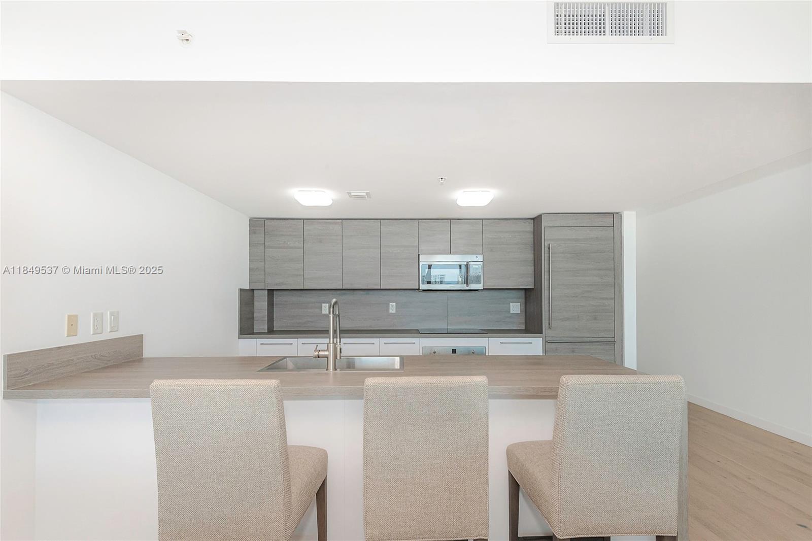 image 400 Sunny Isles Condo15