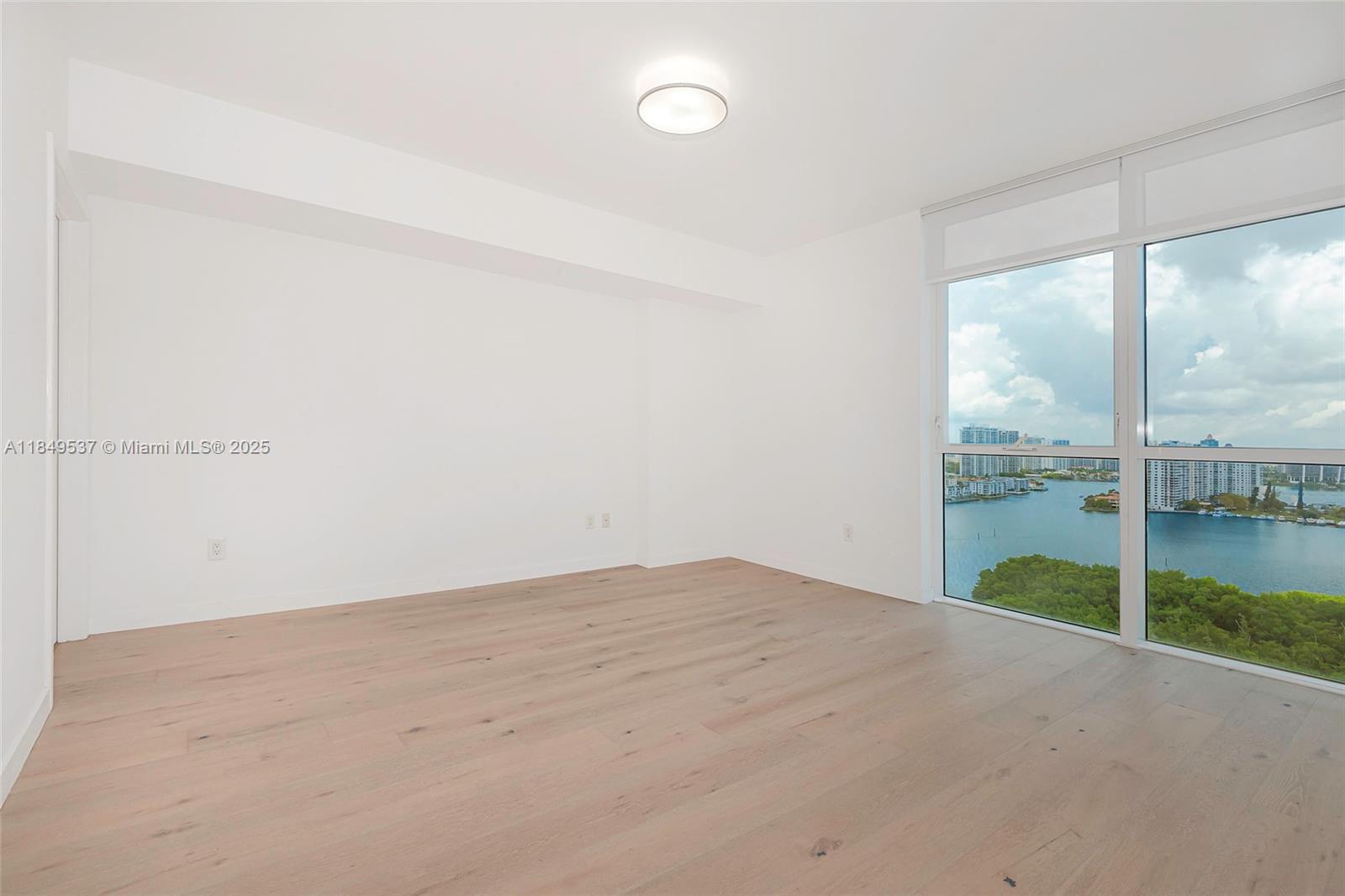 image 400 Sunny Isles Condo21