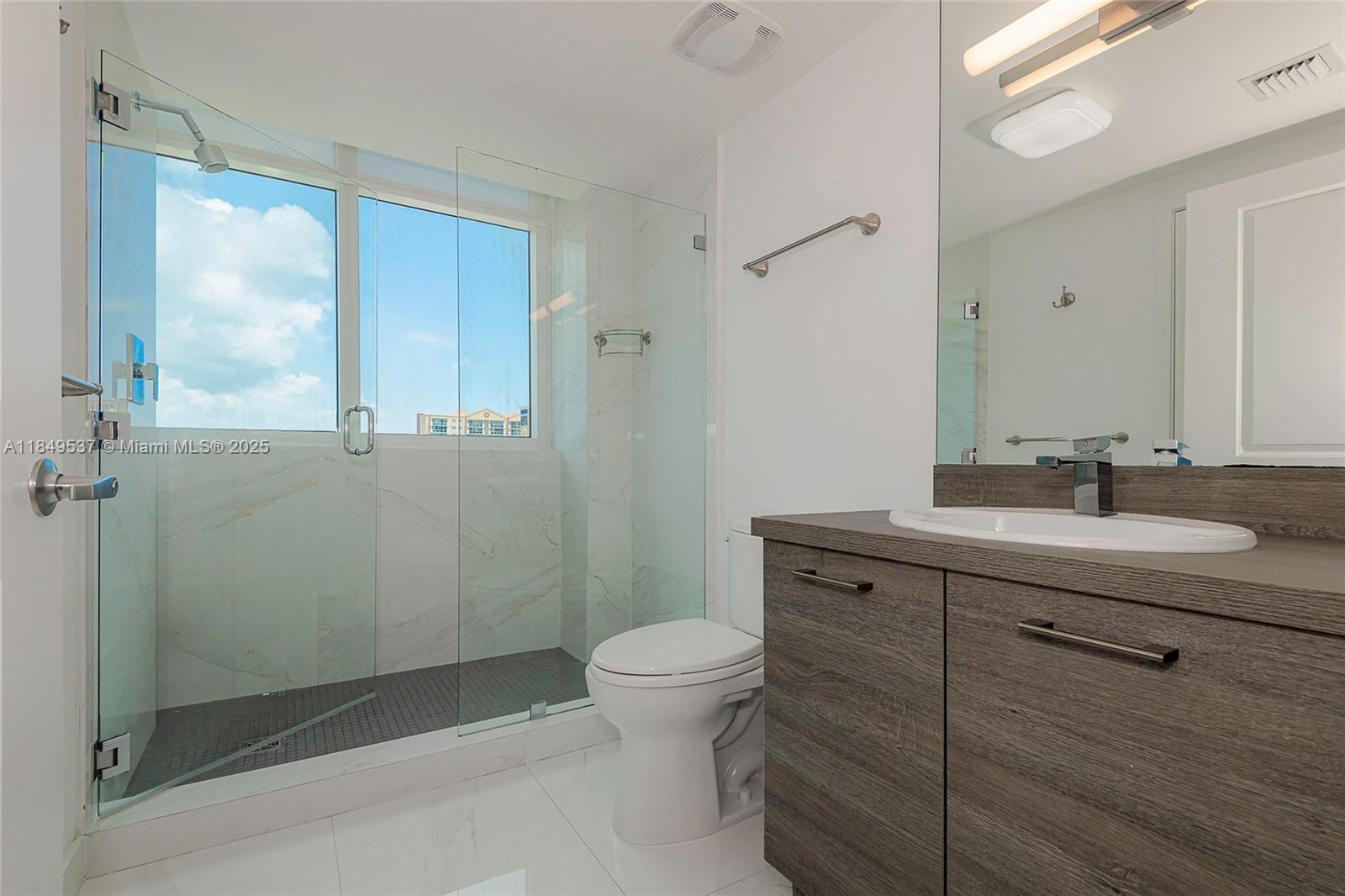 image 400 Sunny Isles Condo30