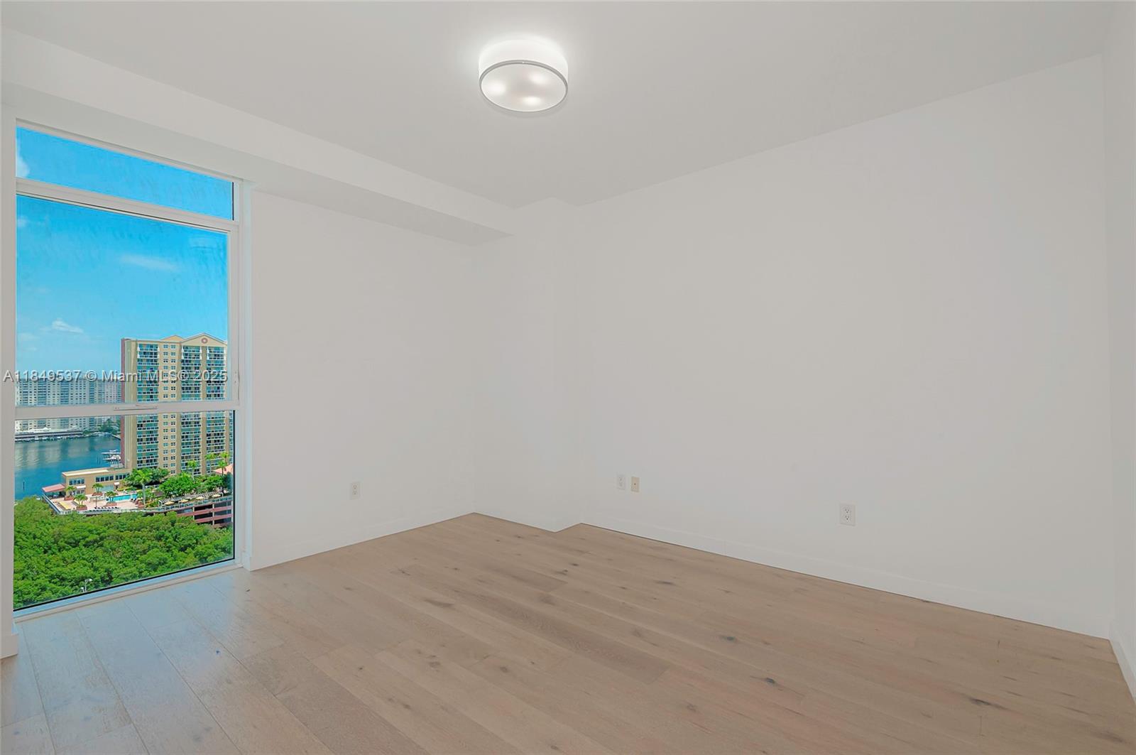 image 400 Sunny Isles Condo31