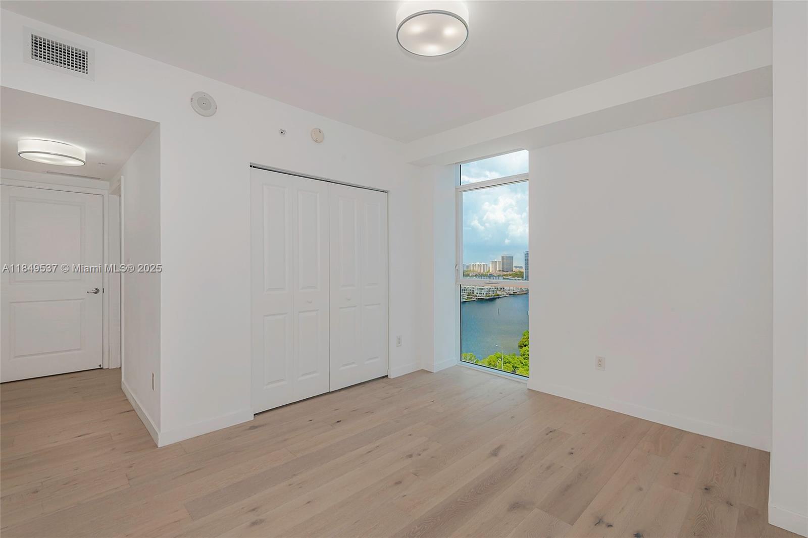 image 400 Sunny Isles Condo32