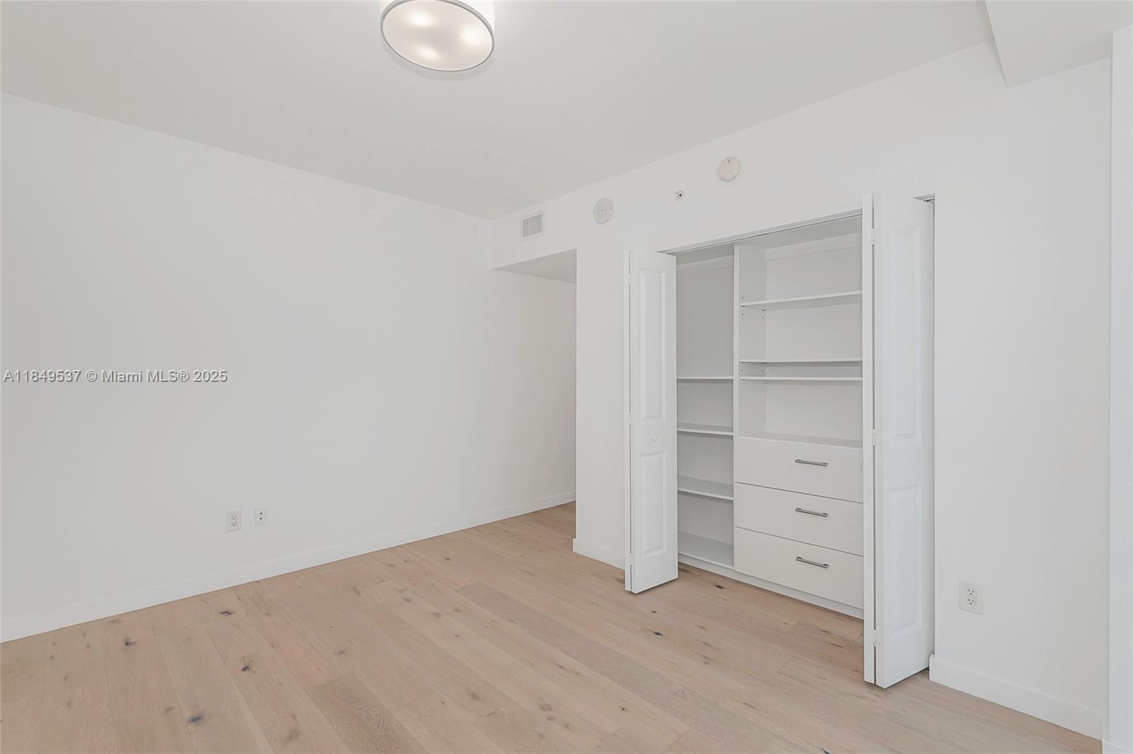 image 400 Sunny Isles Condo33