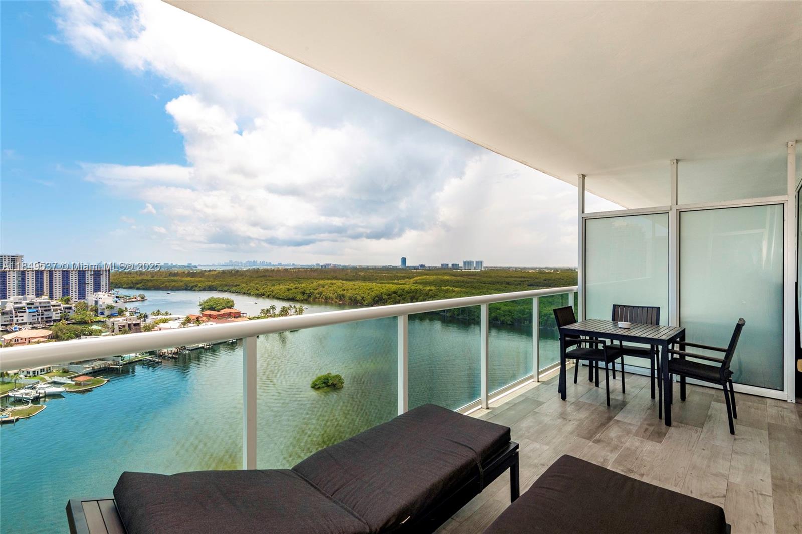 image 400 Sunny Isles Condo5