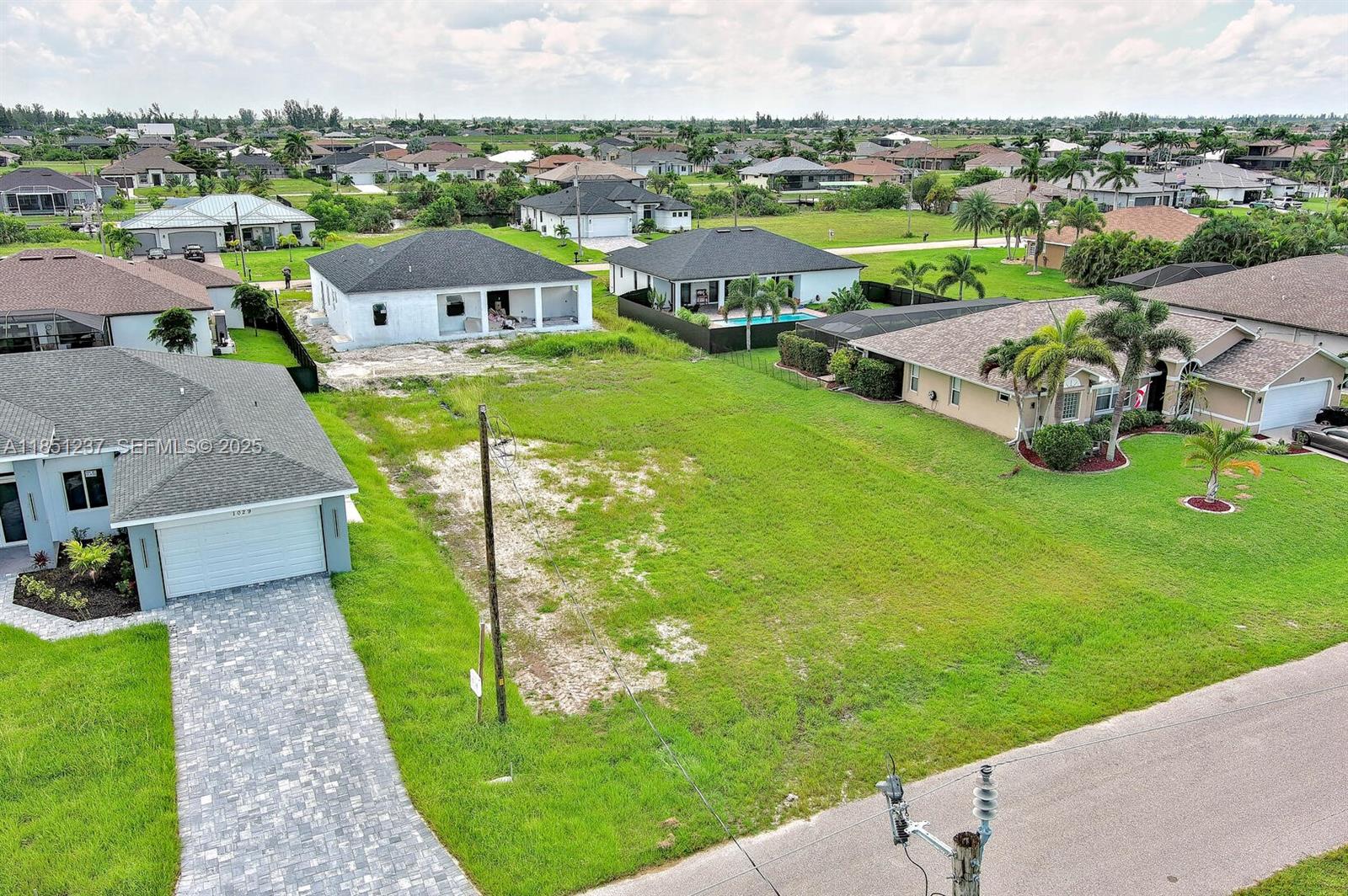 1025 NW 35th Pl, Cape Coral, FL 33993