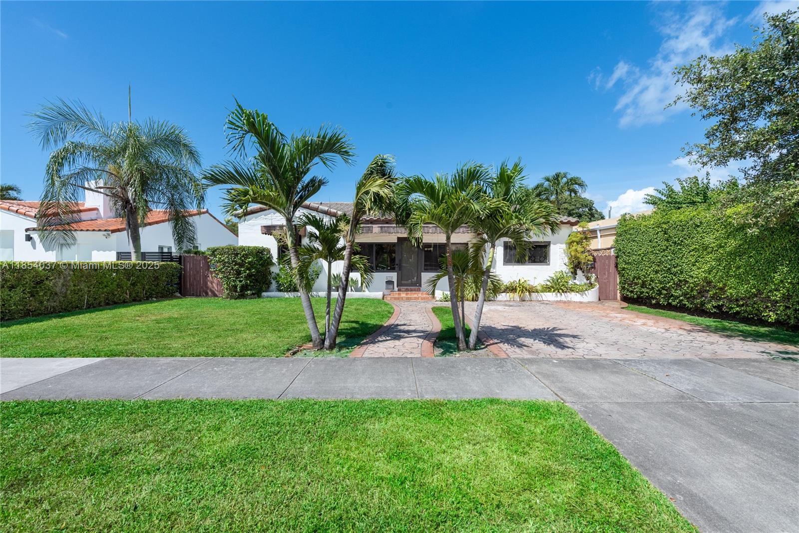 608 SW 26th Rd