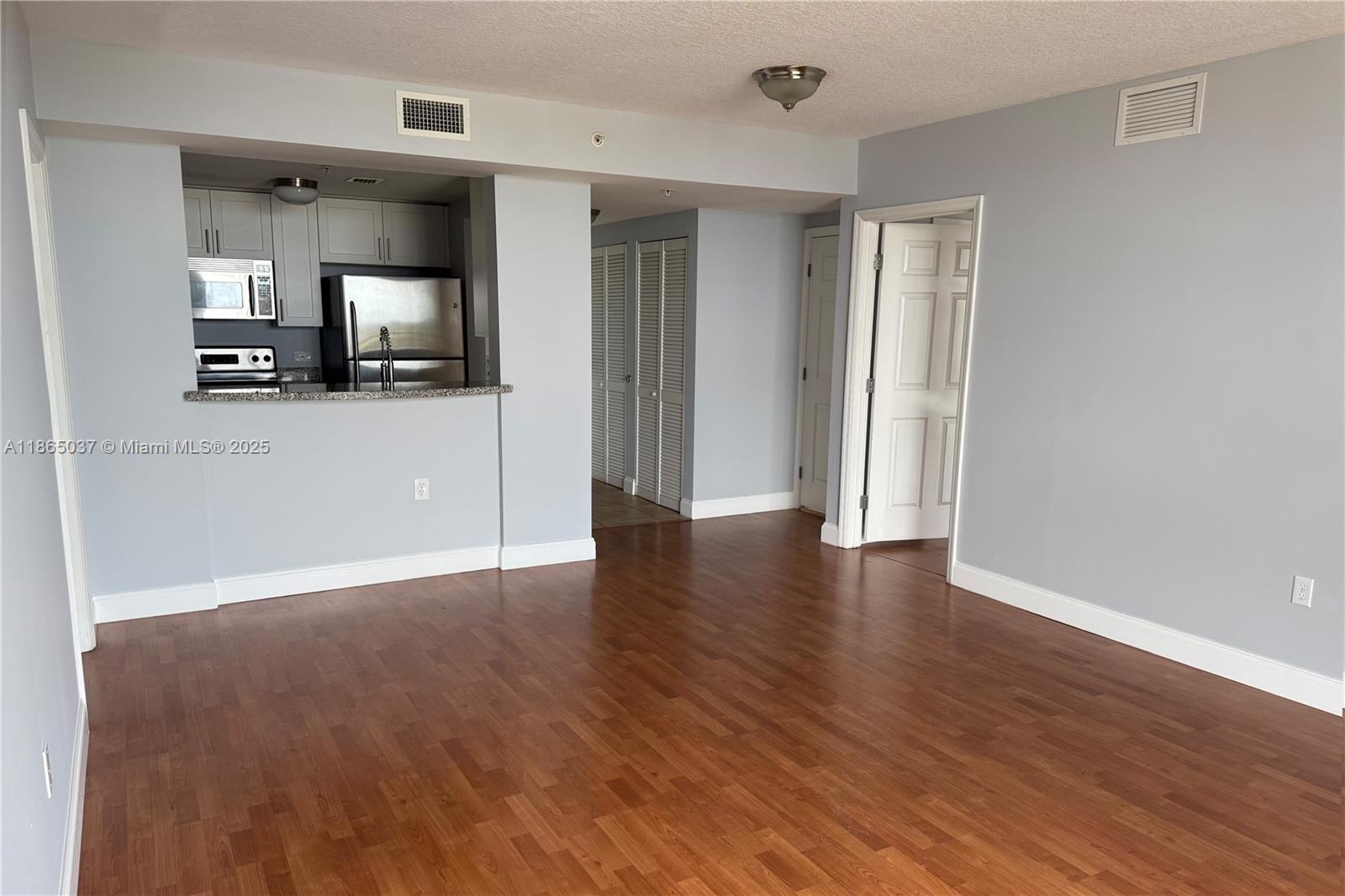 900 SW 8th #1506