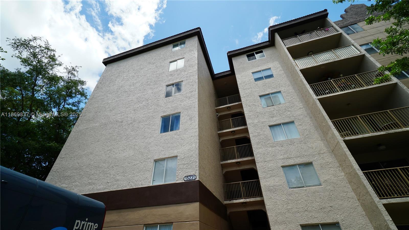 15231 SW 80th St #101 Miami, FL 33193