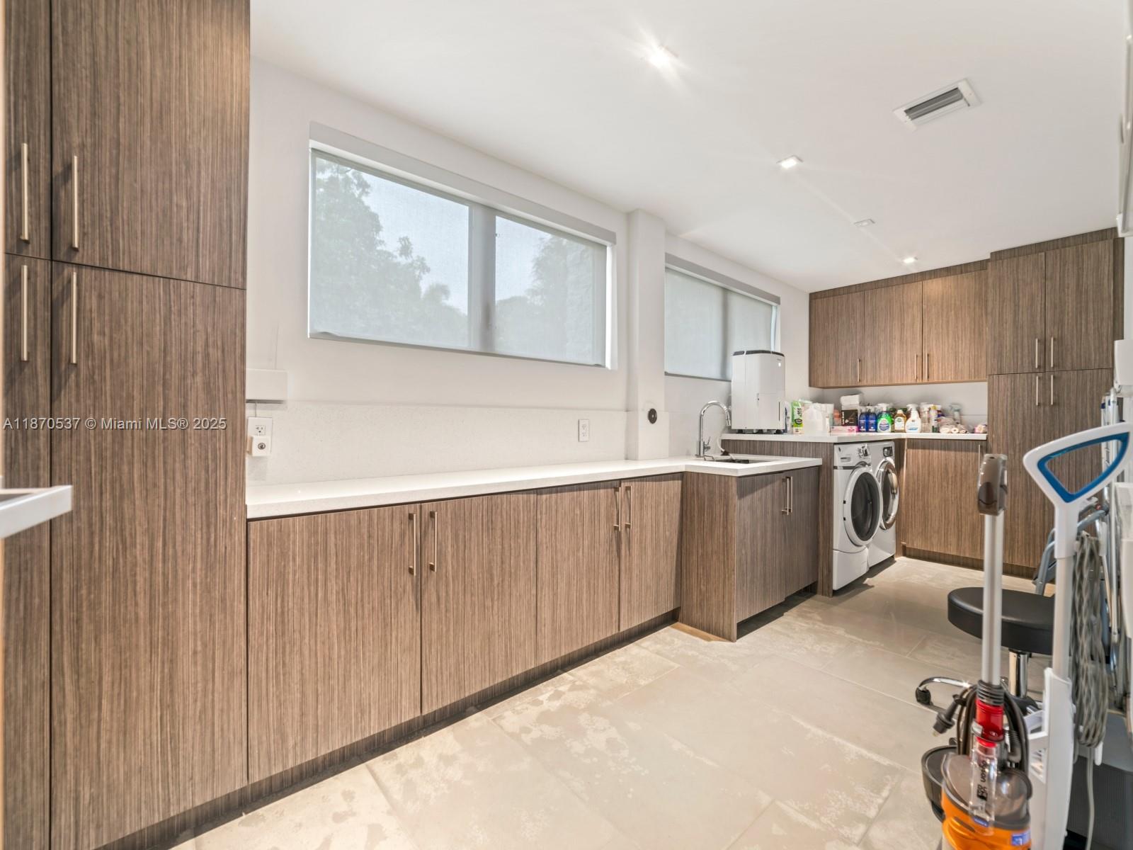 9301 N Bayshore Dr Miami Shores, FL 33138 9301 N Bayshore Dr Miami Shores, FL 33138