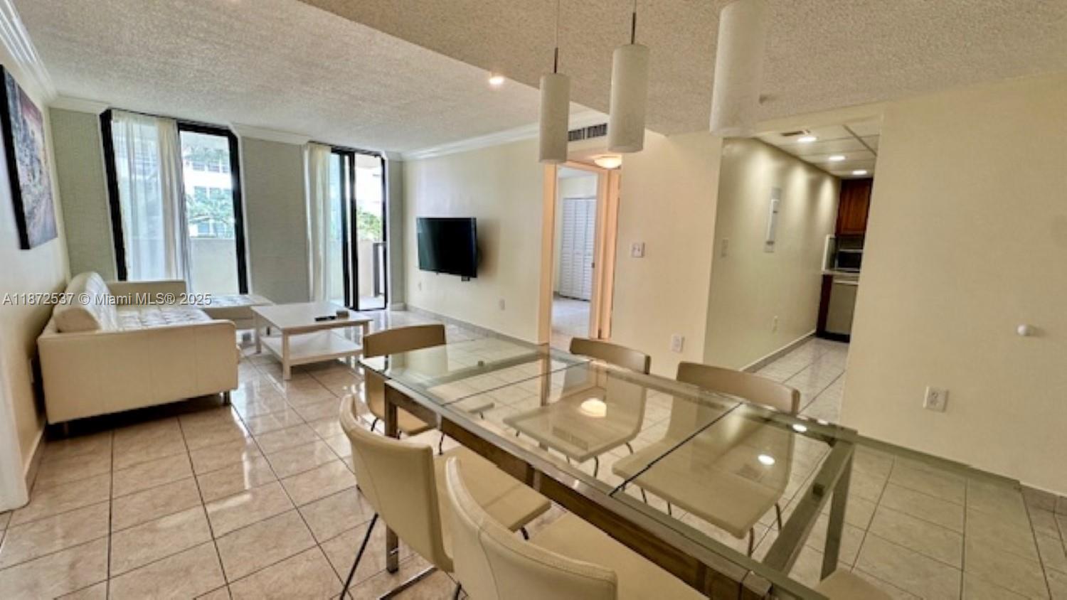 1623 Collins Ave #511