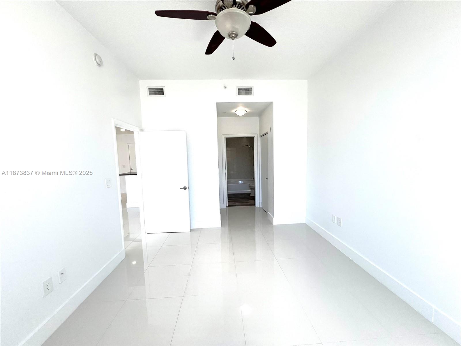 image Venture At Aventura West16