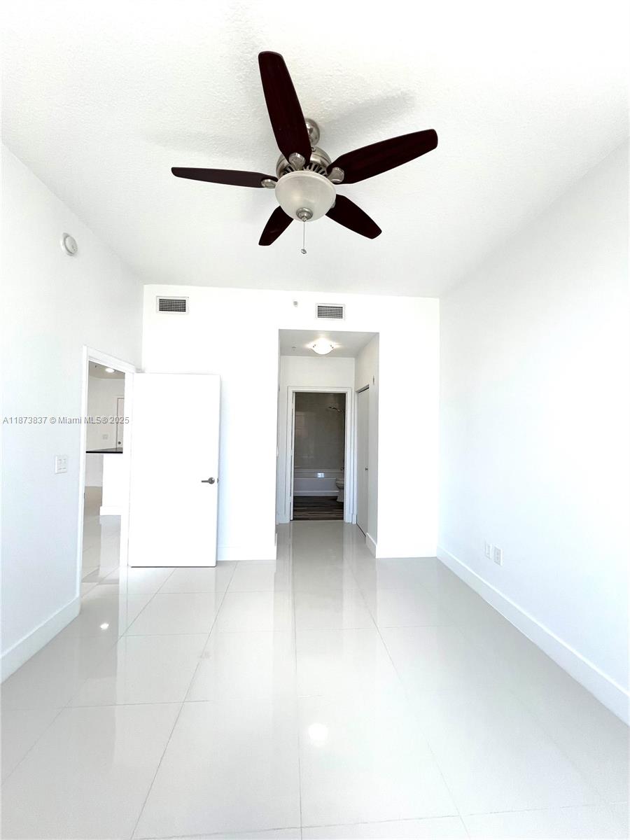 image Venture At Aventura West17
