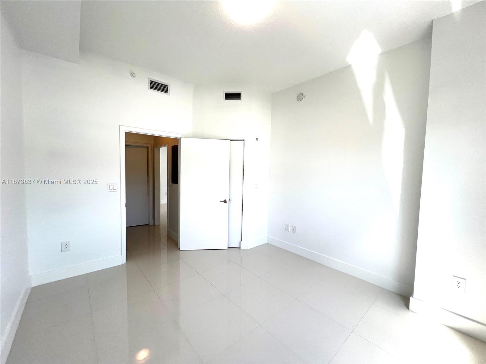 image Venture At Aventura West26