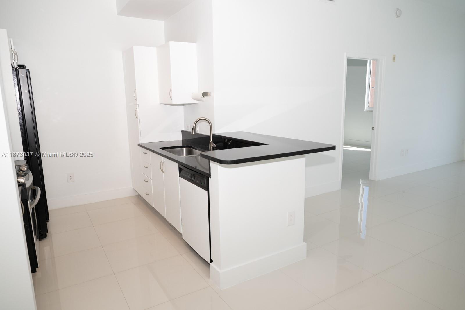 image Venture At Aventura West3