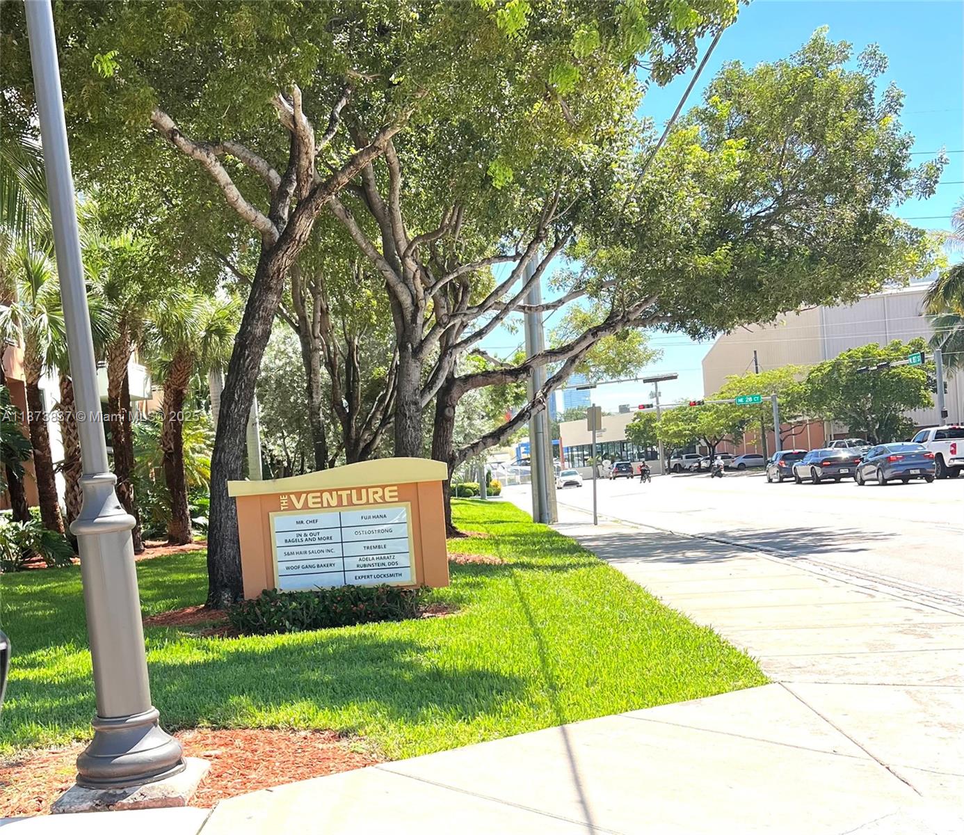 image Venture At Aventura West95