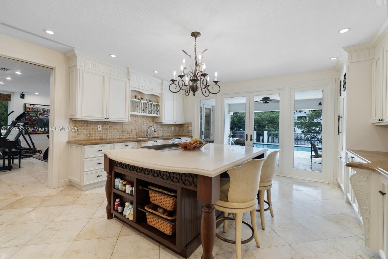 277 Veleros Ct Coral Gables, FL 33143 277 Veleros Ct Coral Gables, FL 33143