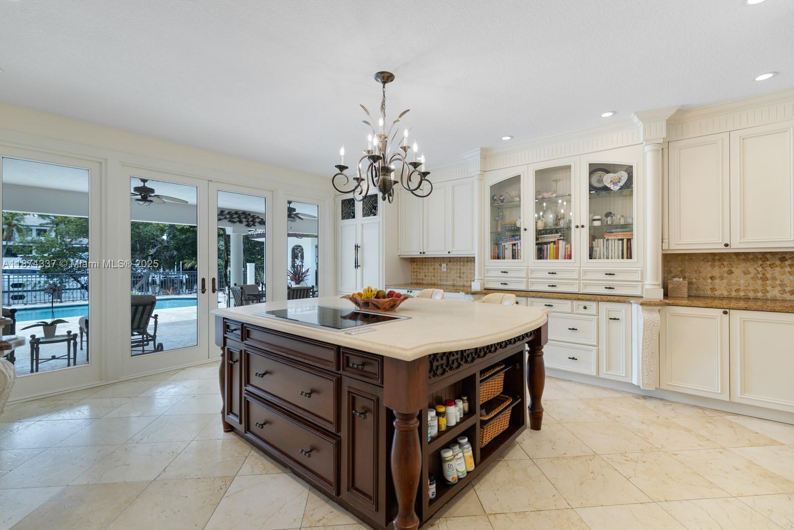 277 Veleros Ct Coral Gables, FL 33143 277 Veleros Ct Coral Gables, FL 33143