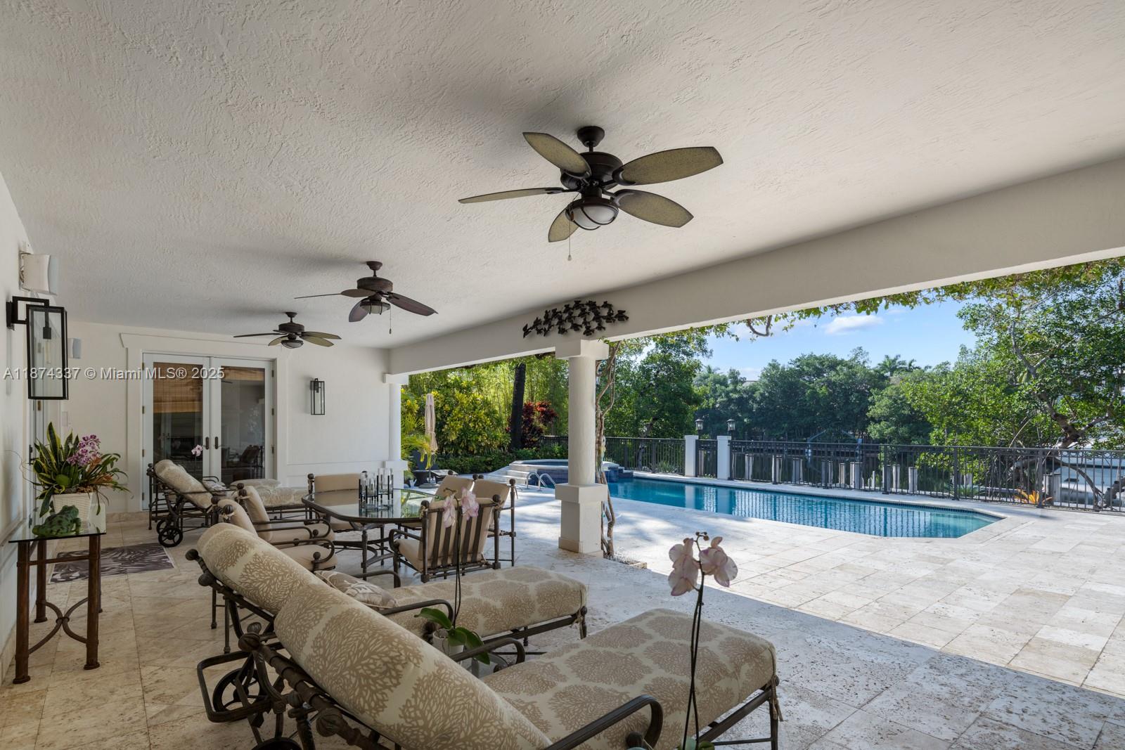 277 Veleros Ct Coral Gables, FL 33143 277 Veleros Ct Coral Gables, FL 33143