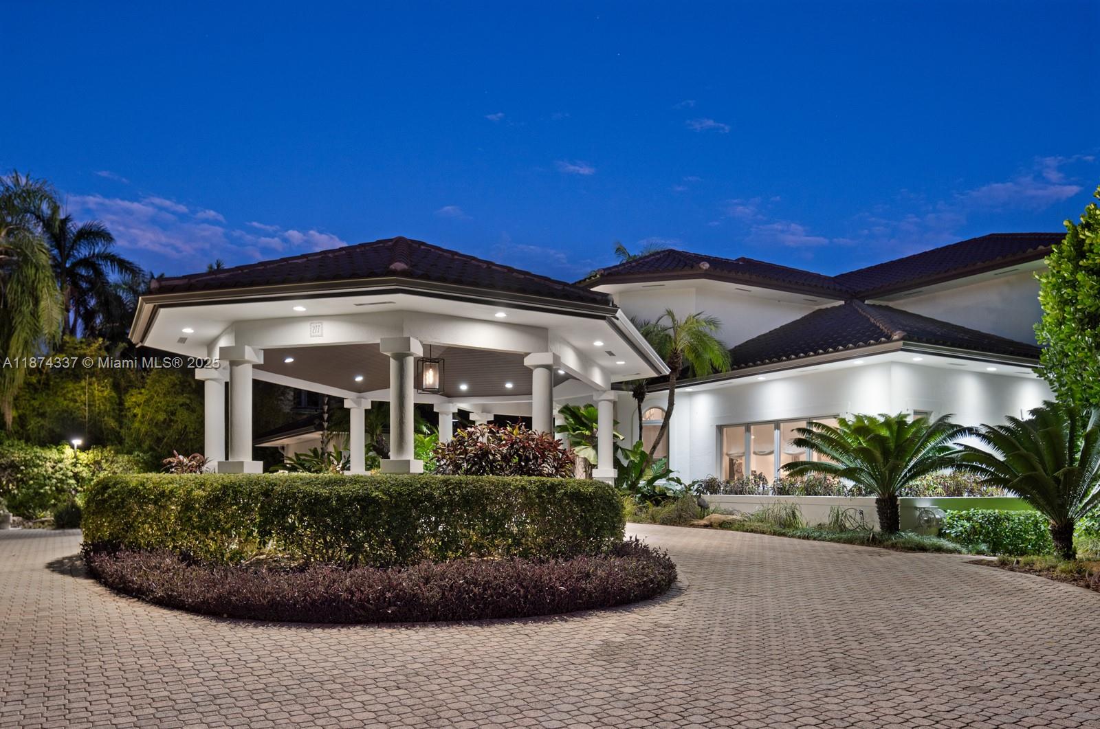 277 Veleros Ct Coral Gables, FL 33143 277 Veleros Ct Coral Gables, FL 33143