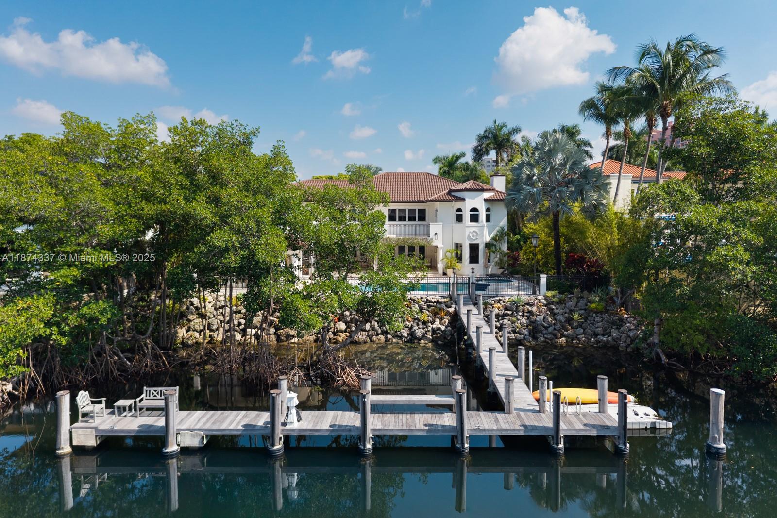 277 Veleros Ct Coral Gables, FL 33143 277 Veleros Ct Coral Gables, FL 33143
