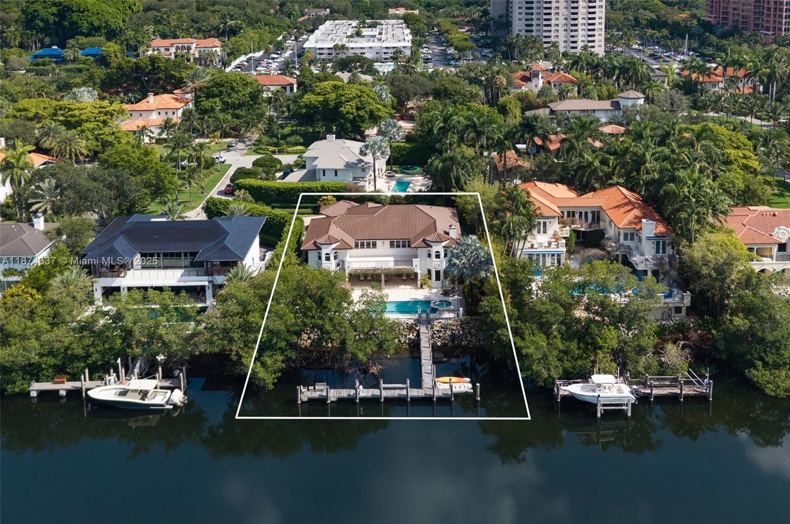 277 Veleros Ct Coral Gables, FL 33143 277 Veleros Ct Coral Gables, FL 33143