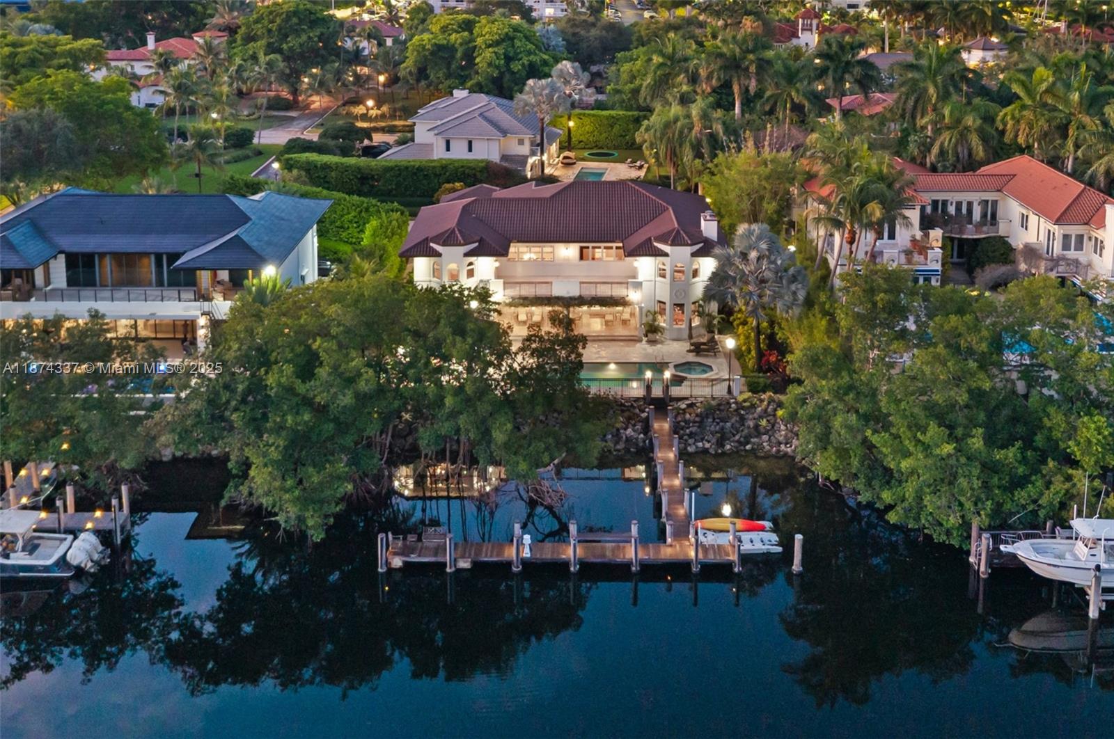 277 Veleros Ct Coral Gables, FL 33143 277 Veleros Ct Coral Gables, FL 33143