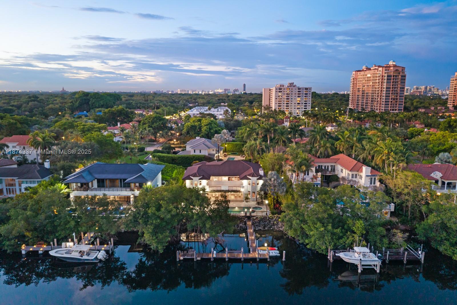 277 Veleros Ct Coral Gables, FL 33143 277 Veleros Ct Coral Gables, FL 33143