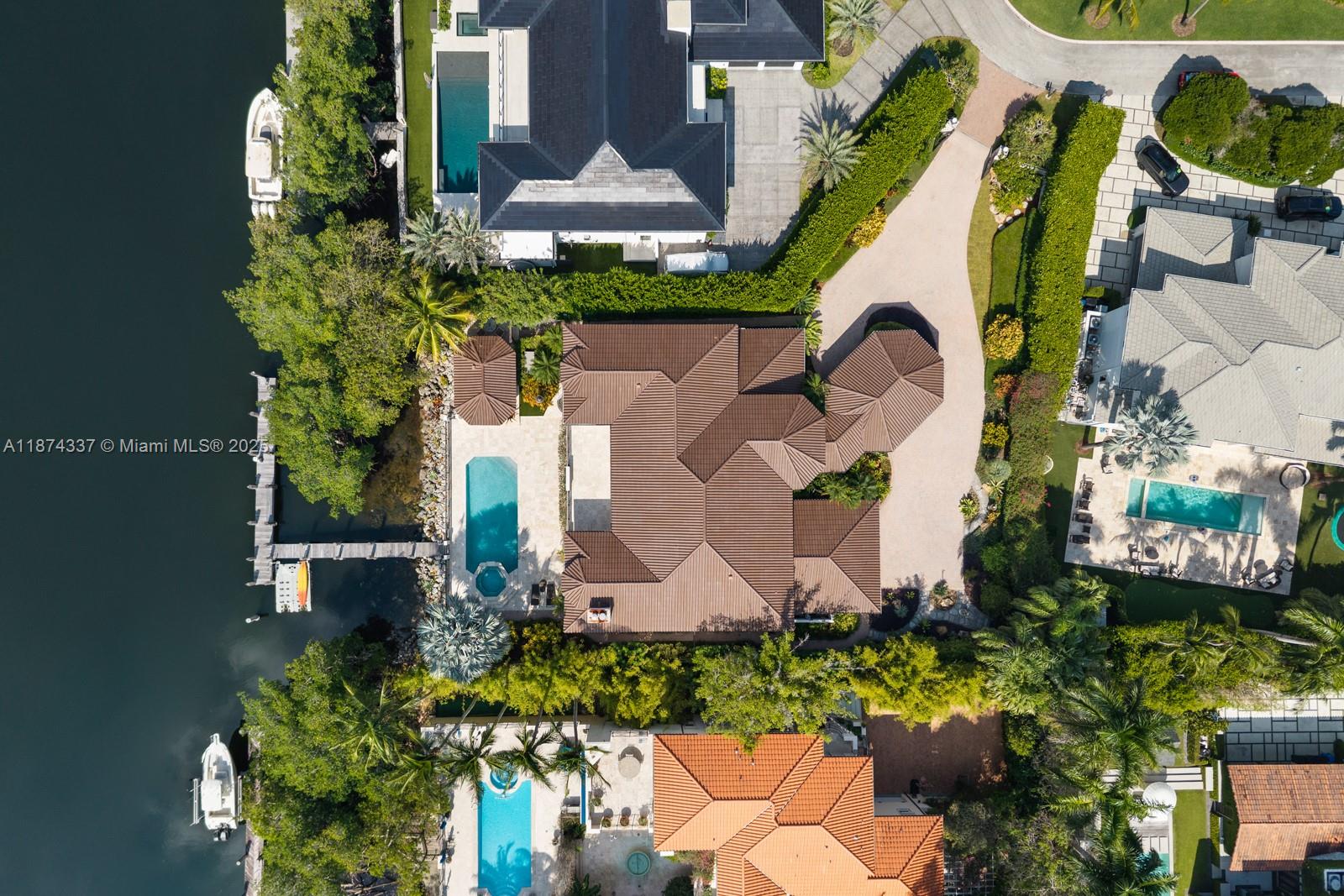 277 Veleros Ct Coral Gables, FL 33143 277 Veleros Ct Coral Gables, FL 33143