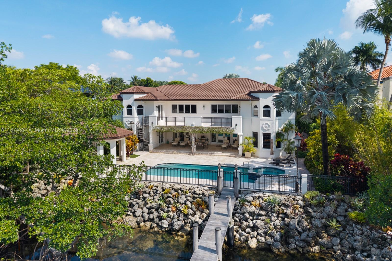 277 Veleros Ct Coral Gables, FL 33143 277 Veleros Ct Coral Gables, FL 33143