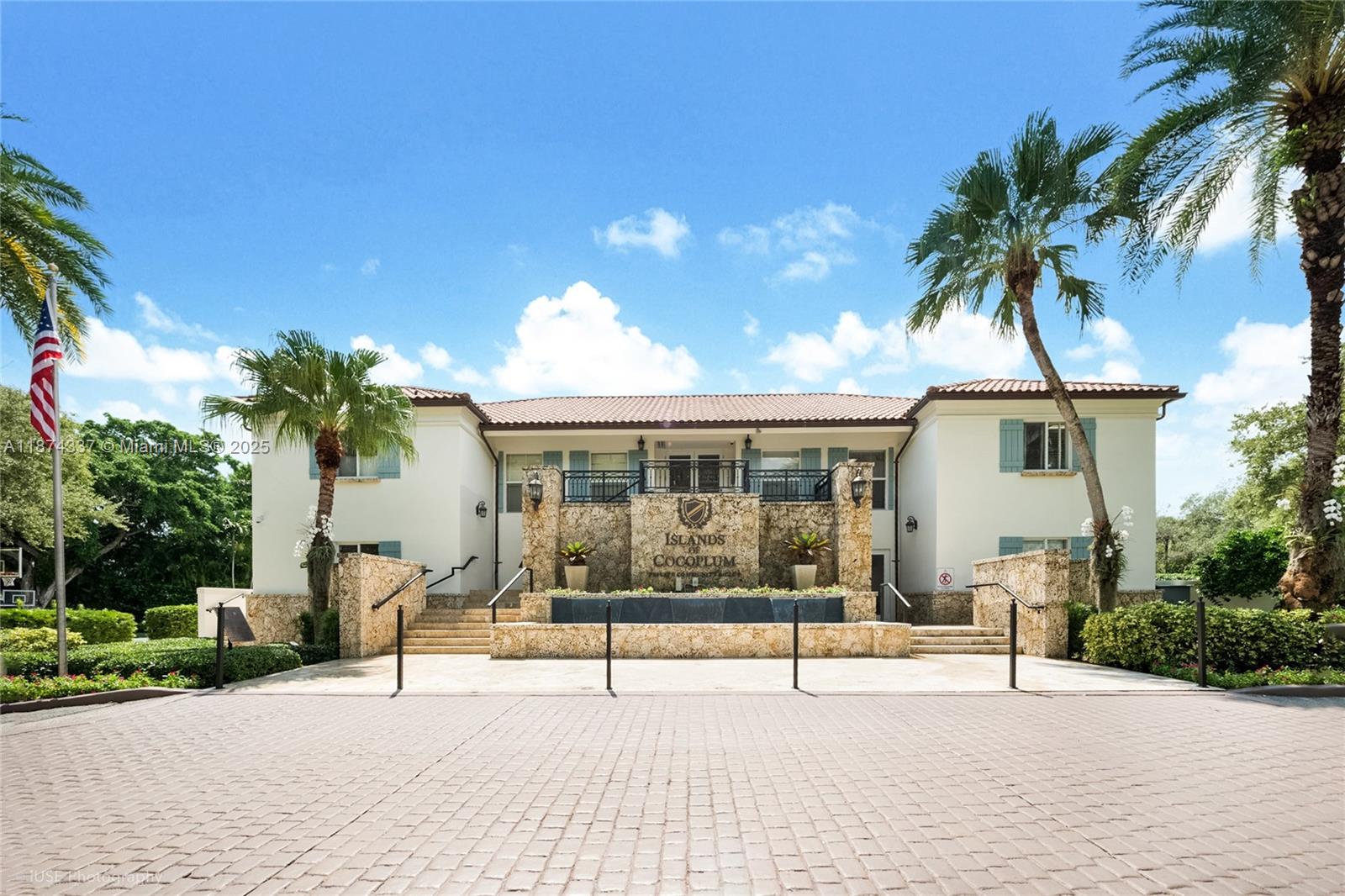 277 Veleros Ct Coral Gables, FL 33143 277 Veleros Ct Coral Gables, FL 33143