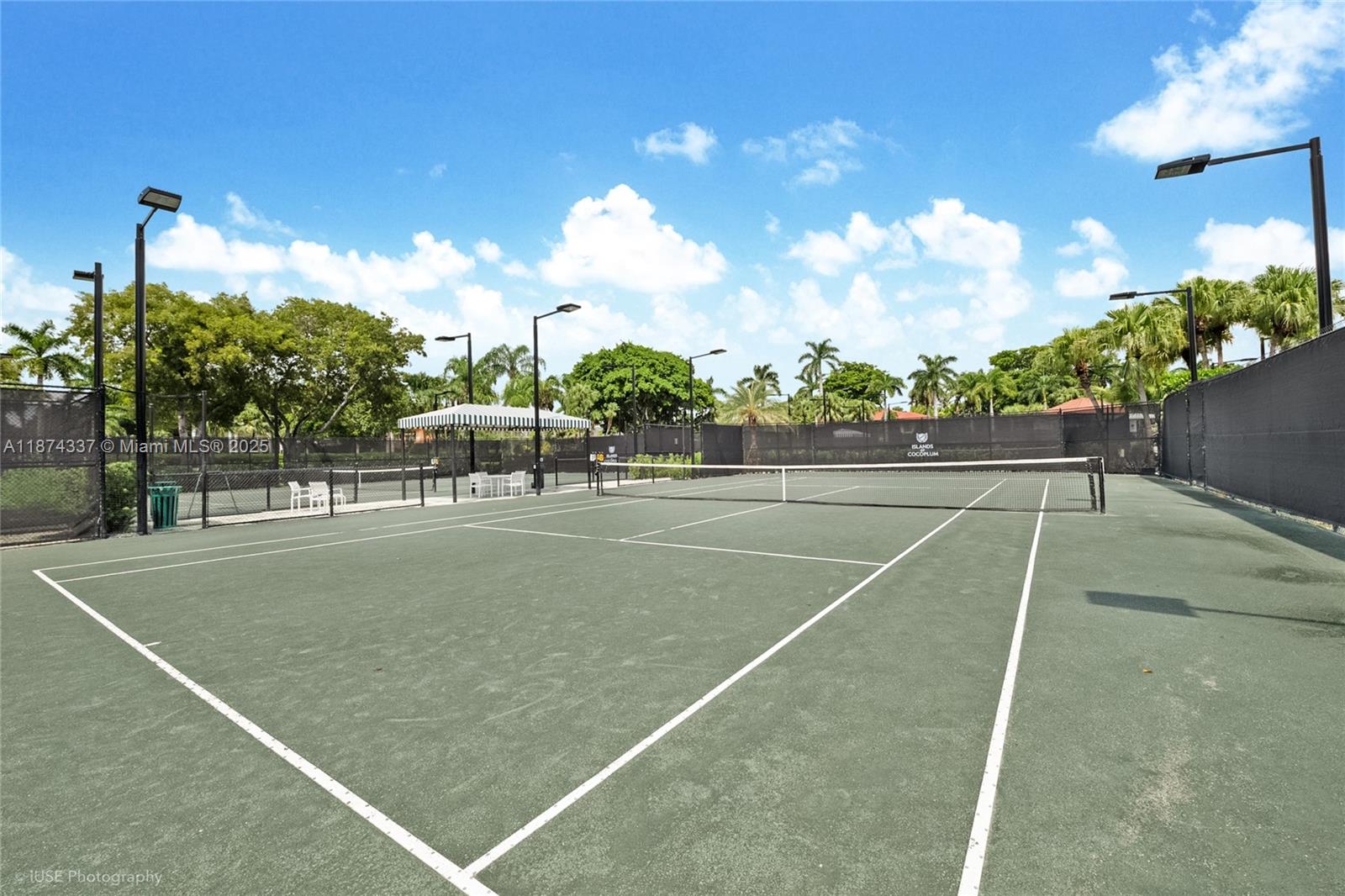 277 Veleros Ct Coral Gables, FL 33143 277 Veleros Ct Coral Gables, FL 33143