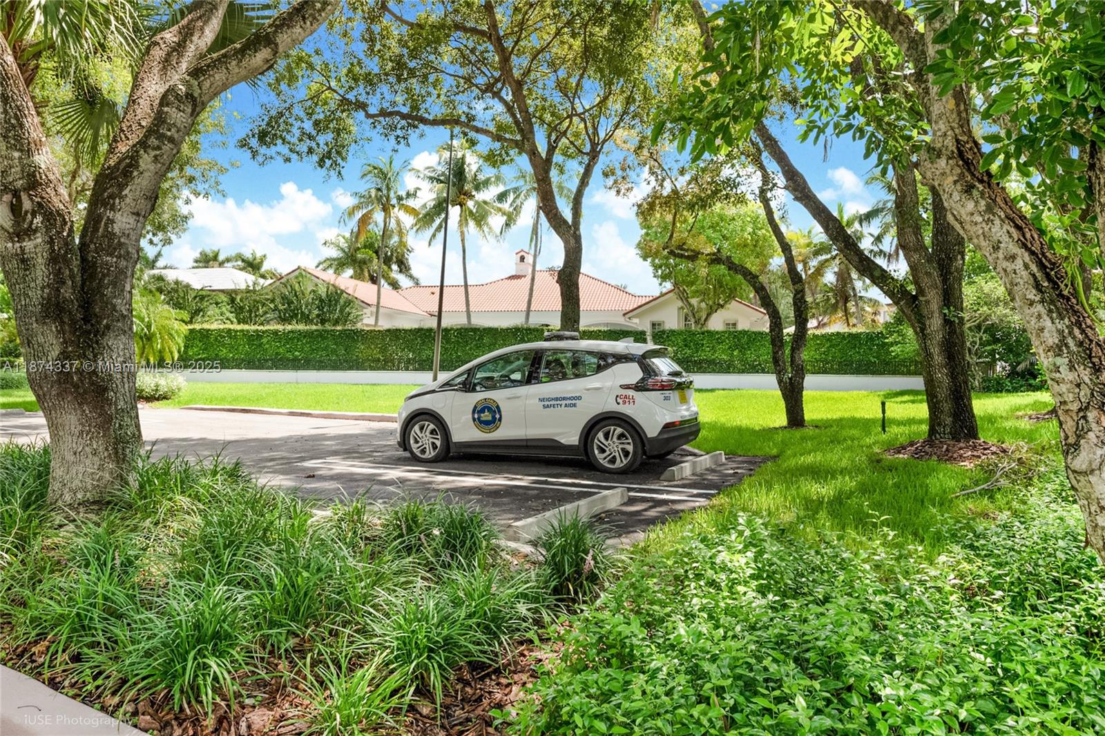 277 Veleros Ct Coral Gables, FL 33143 277 Veleros Ct Coral Gables, FL 33143