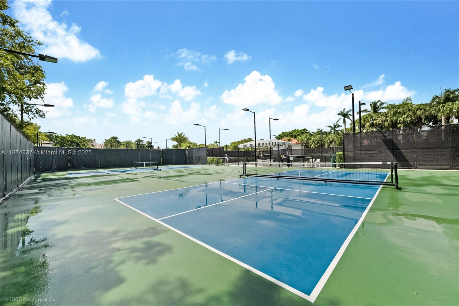 277 Veleros Ct Coral Gables, FL 33143