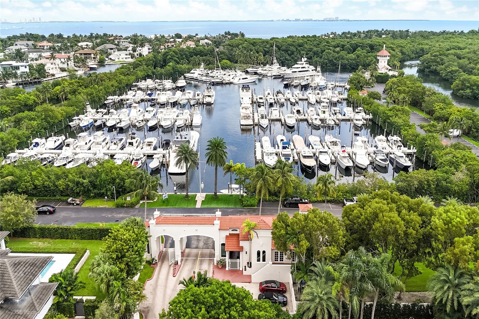 277 Veleros Ct Coral Gables, FL 33143