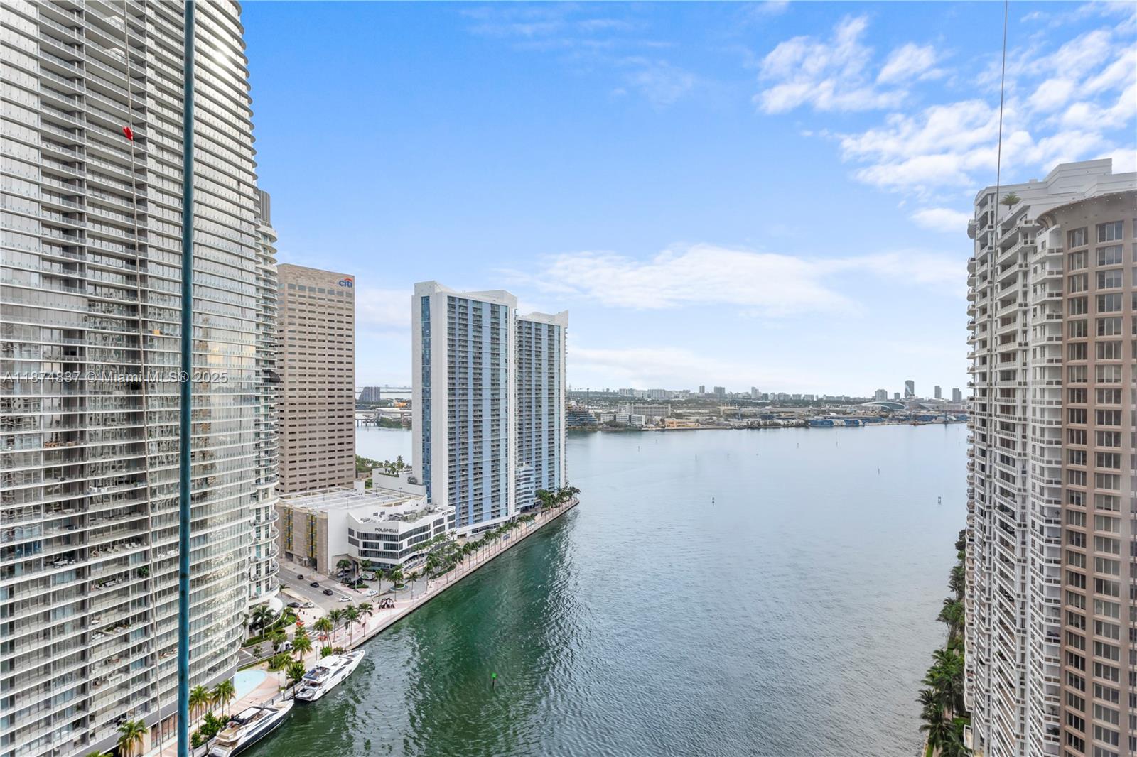465 Brickell Ave #2702
